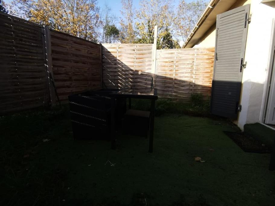 Appartamento N1 F2 40M2 Avec Petit Jardin Hérouville-Saint-Clair Esterno foto